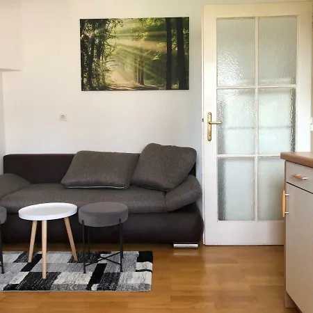 Roseman - Small Open Flat In The City Centre Lubiana