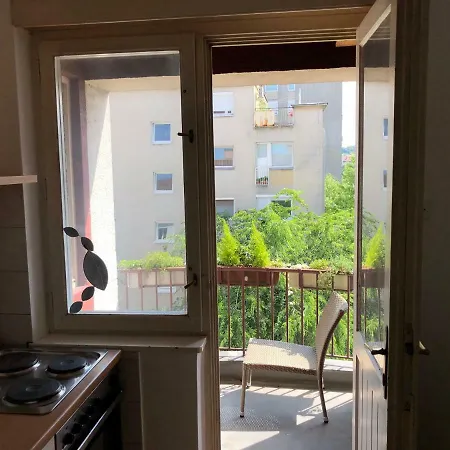 Apartment Roseman - Small Open Flat In The City Centre