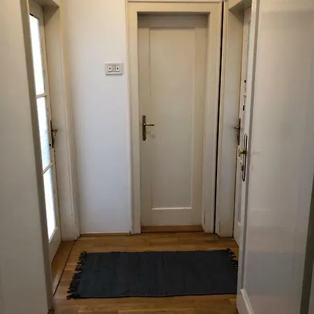 Apartment Roseman - Small Open Flat In The City Centre *