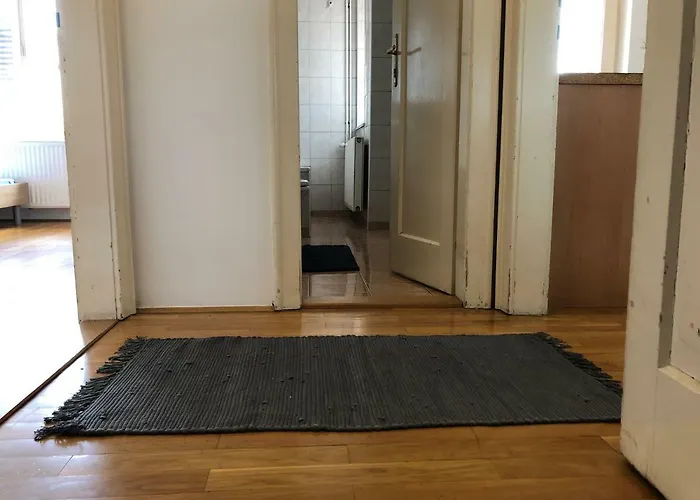 Roseman - Small Open Flat In The City Centre